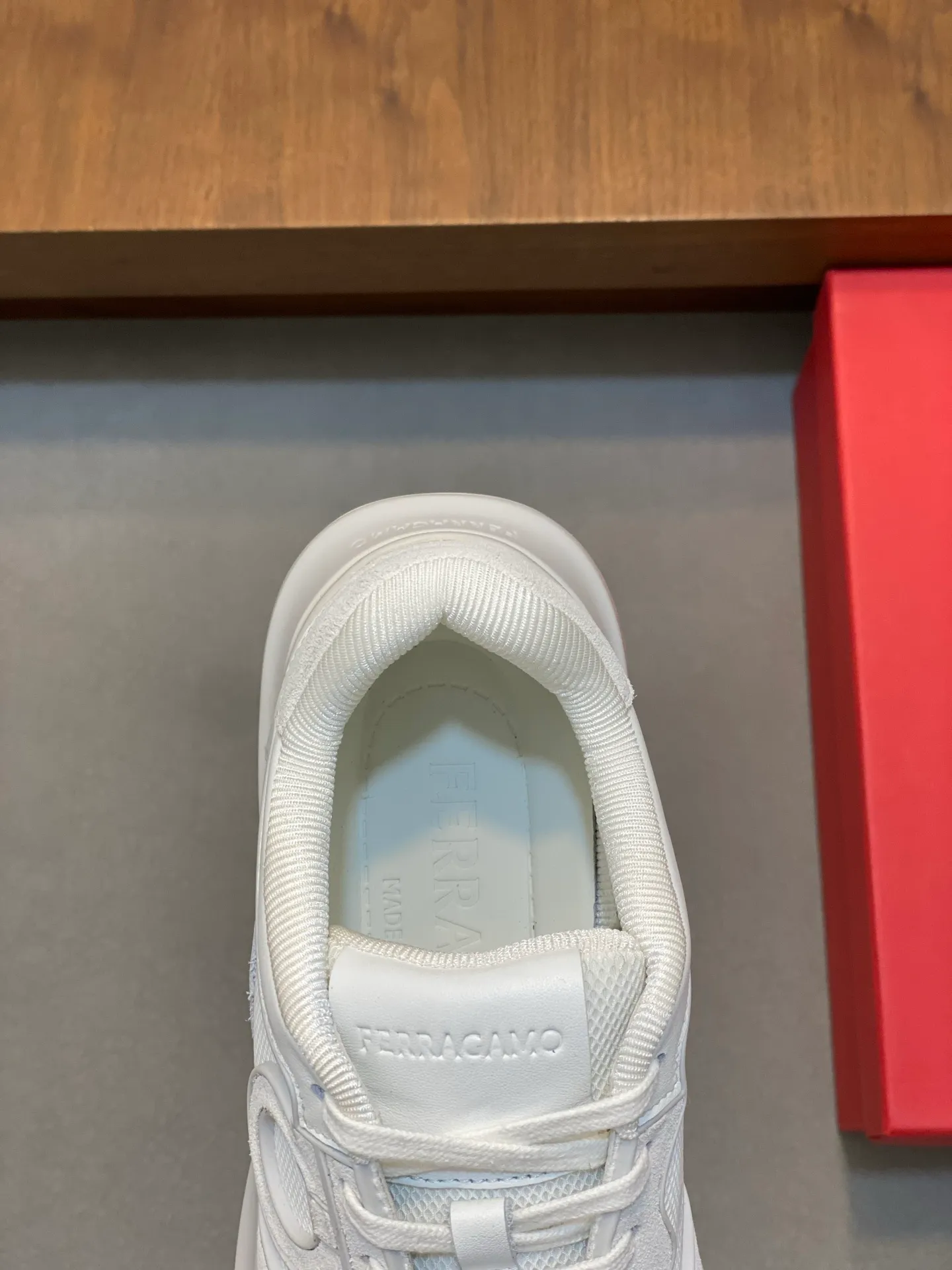 Men's men's shoes 💰700 [Ferragamo] Ferragamo - High-end quality original order - Upper: original cow suede leather with breathable mesh, brand logo sewn on the shoe body - Lining: brand canvas, foot pads; water-dyed cowhide - Outsole: rubber outsole - Super high quality control·Fine workmanship: Prominent (high-end·luxury·grade) Size: 38-44 (38 45, can be customized)